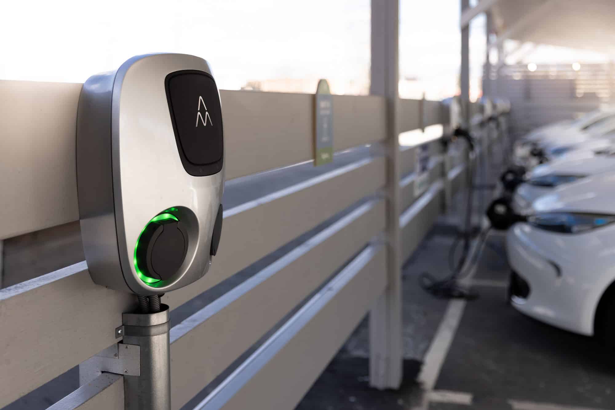 ChargeAmps_Aura_Bilpool_Taby_LR-18